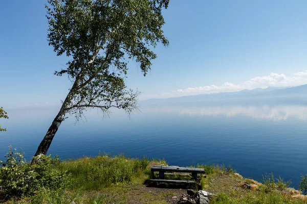 Místo Odpočinku Břehu Jezera Bajkal Turistika Místo Odpočinku Ohništěm Stůl — Stock fotografie