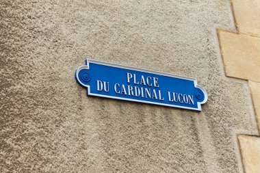Sokak adı Kardinal Lucas 'ın yeri. Reims, Fransa sokak tabelası