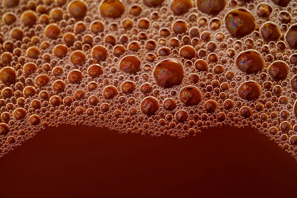 Beer bubbles in the high magnification and close-up. — Stock Photo, Image