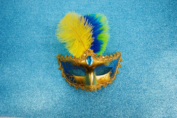 Karnaval tatil geçmişi konsepti için Brezilya renginde karnaval maskesi. — Stok fotoğraf