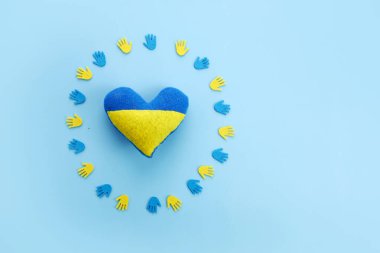 Barış için dua et Ukrayna. Kalpli eller. Savaş yok..