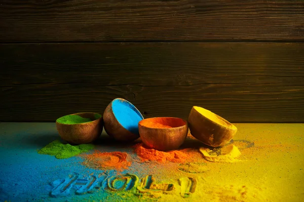 Felices antecedentes Holi. Colores orgánicos en polvo en cuenco para el festival Holi. — Foto de Stock