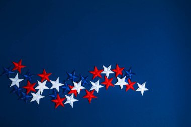 ABD 'nin bağımsızlık günü kutlamaları için renkli yıldızlı çerçeve.