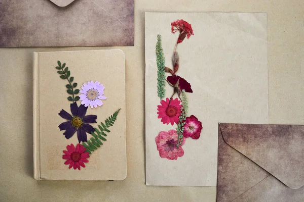 Beautiful Dried Flowers Notebook Vintage Background — ストック写真