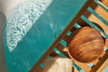 Spa dekorasyonu, rahatlama hazırlığı, hamamda doğal organik ürünler.