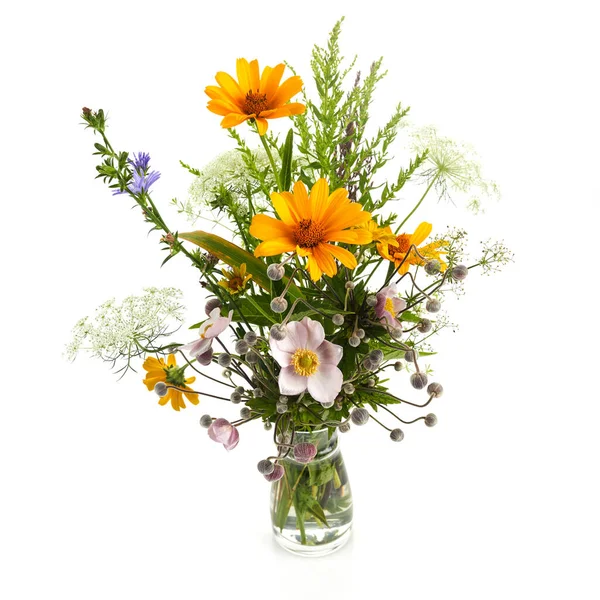 Vacker Bukett Vilda Blommor Isolerade Vit — Stockfoto
