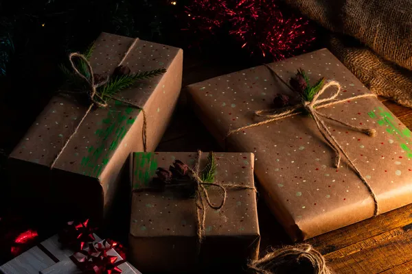 Viele Traditionelle Geschenke Heiligabend Handgefertigte Pakete Für Die Familie — Stockfoto