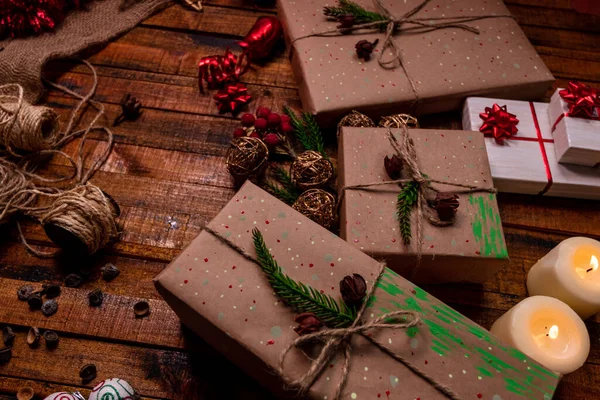 Många Traditionella Gåvor Julafton Handgjorda Paket För Familjen — Stockfoto