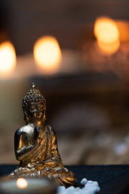 image with energy stones and aromatic candles to meditate, in silence, in the temple