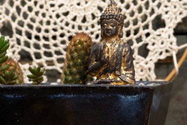 image with energy stones and aromatic candles to meditate, in silence, in the temple