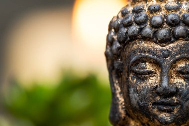 image with energy stones and aromatic candles to meditate, in silence, in the temple