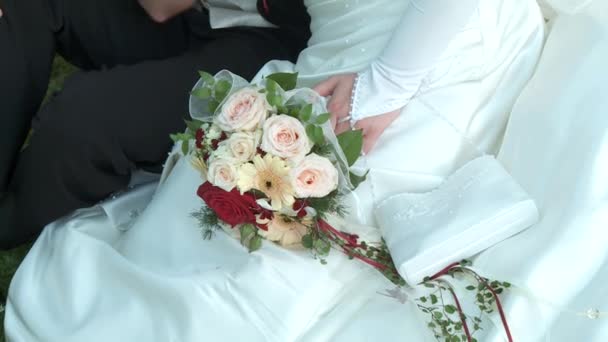 Свадебные цветы — стоковое видео