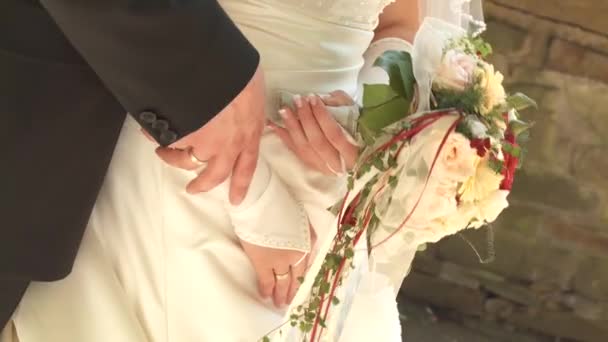 Mariée avec bouquet — Video