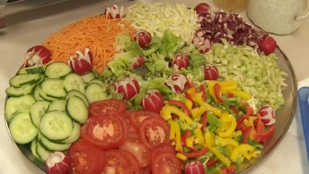 Leckeres Essen am Buffet — Stockvideo