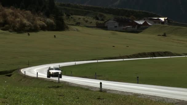 Vägen i Österrike, Alperna — Stockvideo