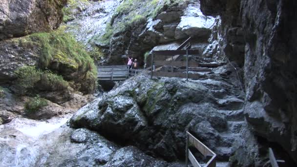 Canyon in alps, Oostenrijk — Stockvideo