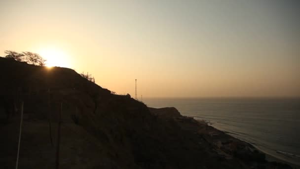 Pôr do sol à beira-mar — Vídeo de Stock