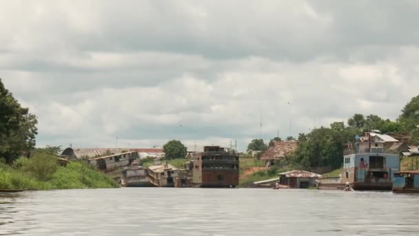 Loděnice, řeky Amazonky, Peru — Stock video