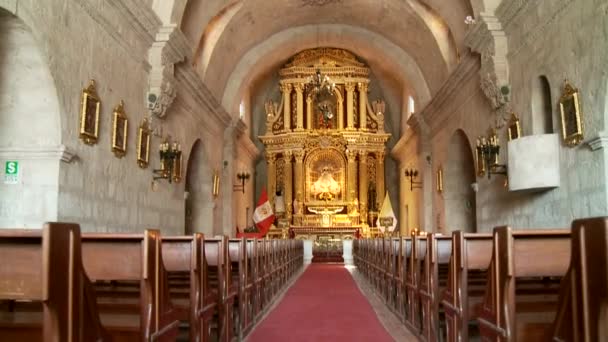 Innenraum der Kirche in arequipa — Stockvideo