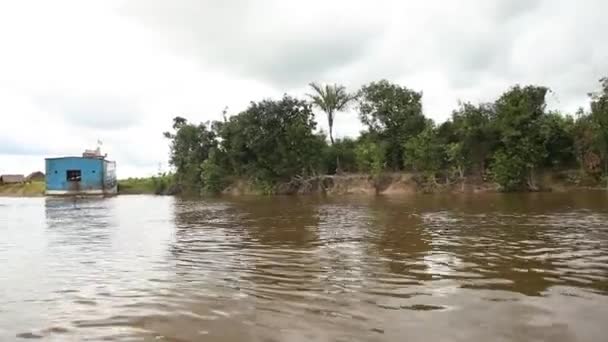 Boat trip at the Amazon river — Stock Video