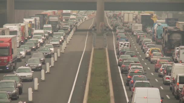 COLOGNE - APRIL 04: Congestion on a highway in Germany near by cologne on the autobahn A3 on April 4, 2012 — Stock Video