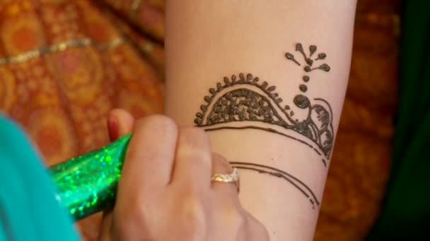 Henna tatoeage — Stockvideo