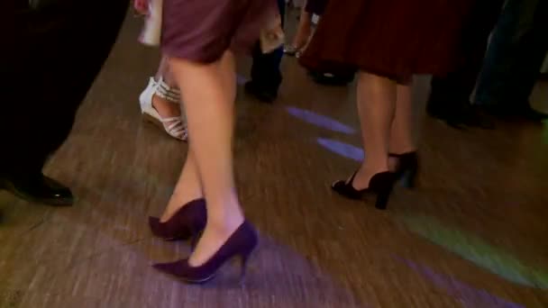Χορό σε ένα πάρτι — Αρχείο Βίντεο