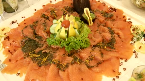 自助餐里的鲑鱼 — 图库视频影像