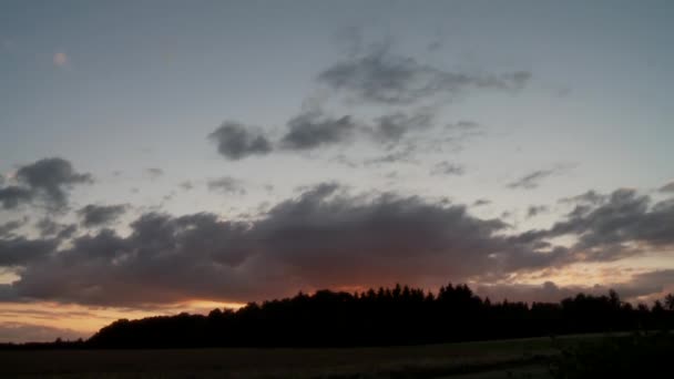 Nubes al atardecer — Vídeos de Stock