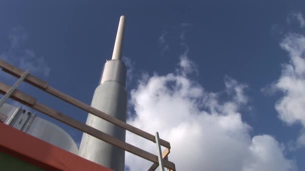 Cheminée sur fond de ciel — Video