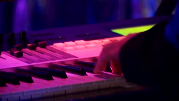 Clavier dans un concert — Video