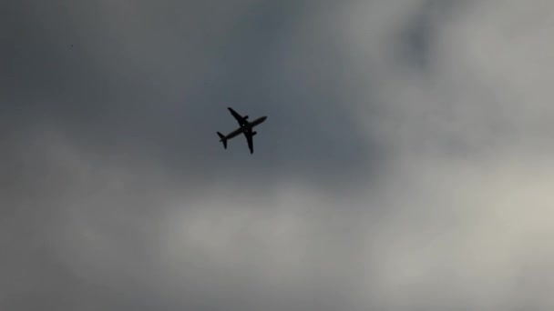 Avión en el cielo — Vídeos de Stock