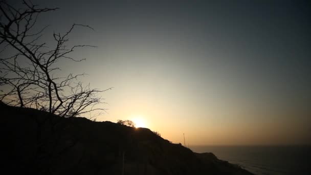 Západ slunce na pobřeží — Stock video