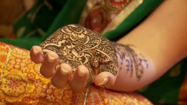 Tatuaje de henna — Vídeo de stock