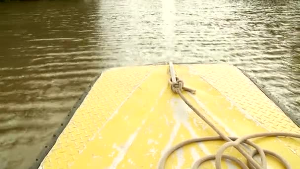 Båttur på floden Amazonas — Stockvideo