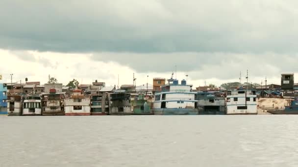 Kota Iquitos dari tepi laut — Stok Video