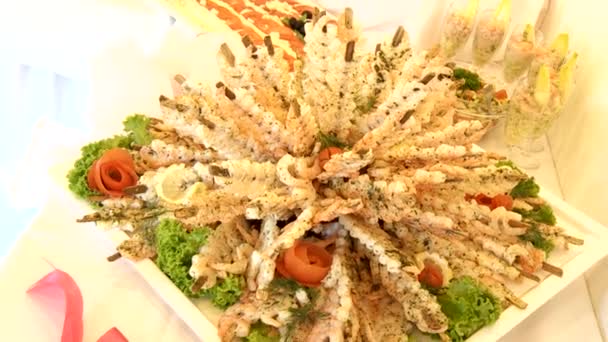 Bufet s mořskými plody krevety — Stock video