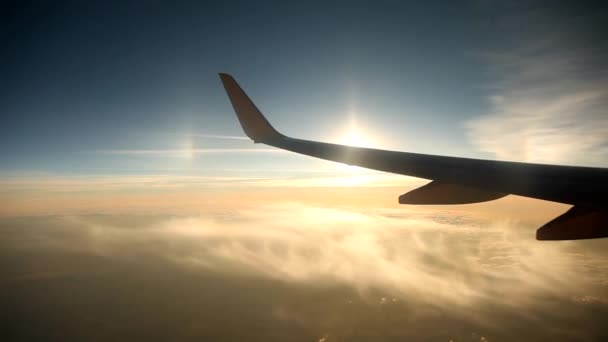 Letadlo, západ slunce nad mraky — Stock video