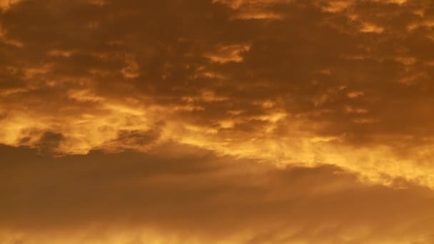Ουρανό πορτοκαλί και κίτρινο — Αρχείο Βίντεο