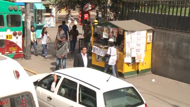 LIMA - CIRCA 2012: kørsel i Lima – Stock-video