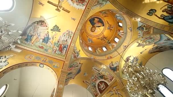 Řecká církev interiér — Stock video