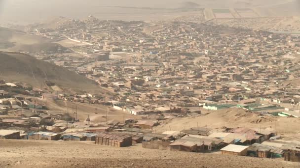 Favelas no deserto — Vídeo de Stock