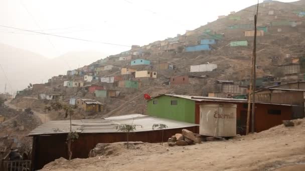 Sloppenwijken in lima — Stockvideo