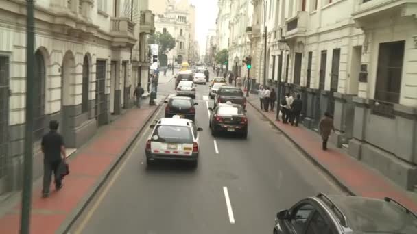 Lima - circa 2012: körning i lima — Stockvideo