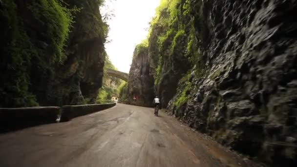 Camino en el lago de Garda — Vídeo de stock