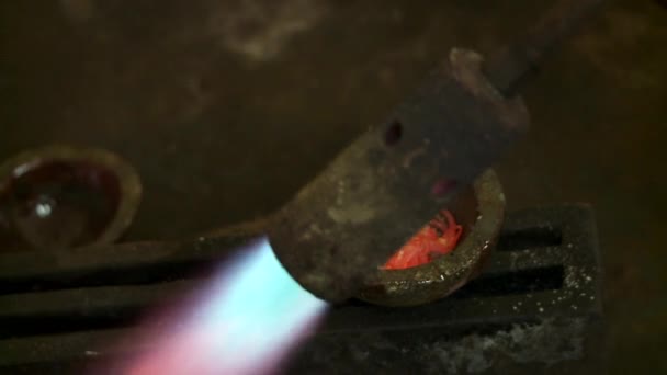 Melting dowm metal — Stock Video