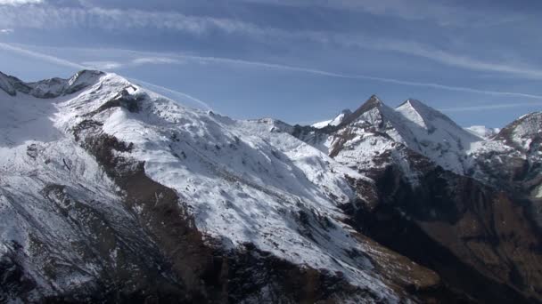 Bergen in Oostenrijk in de buurt van grossglockner — Stockvideo