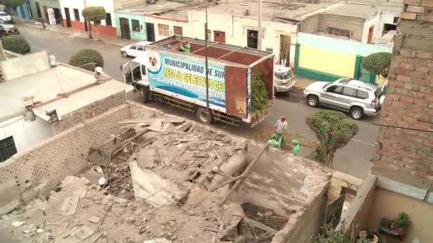 LIMA, PERU - CIRCA NOV 2012: jardineiros trabalhadores — Vídeo de Stock