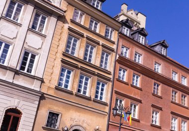 Warshaw 'daki renkli eski binalar