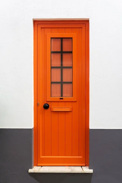 New Closed Modern Bright Orange Door White Gray Wall — Fotografia de Stock
